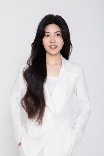 黄铭茹老师照片